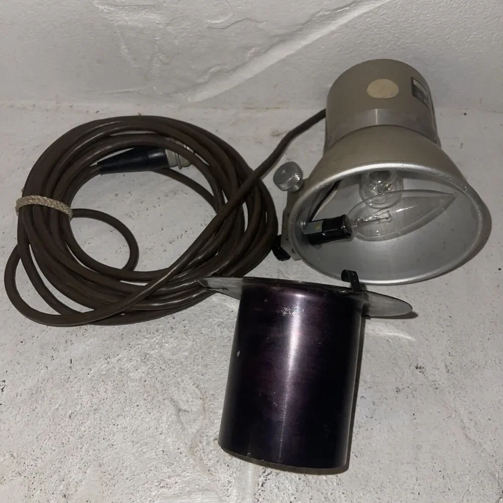 Speedotron Studio Light Model - MW3R UNTESTED